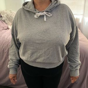 Cropped Hoodie. Size 2XL. Forever 21.